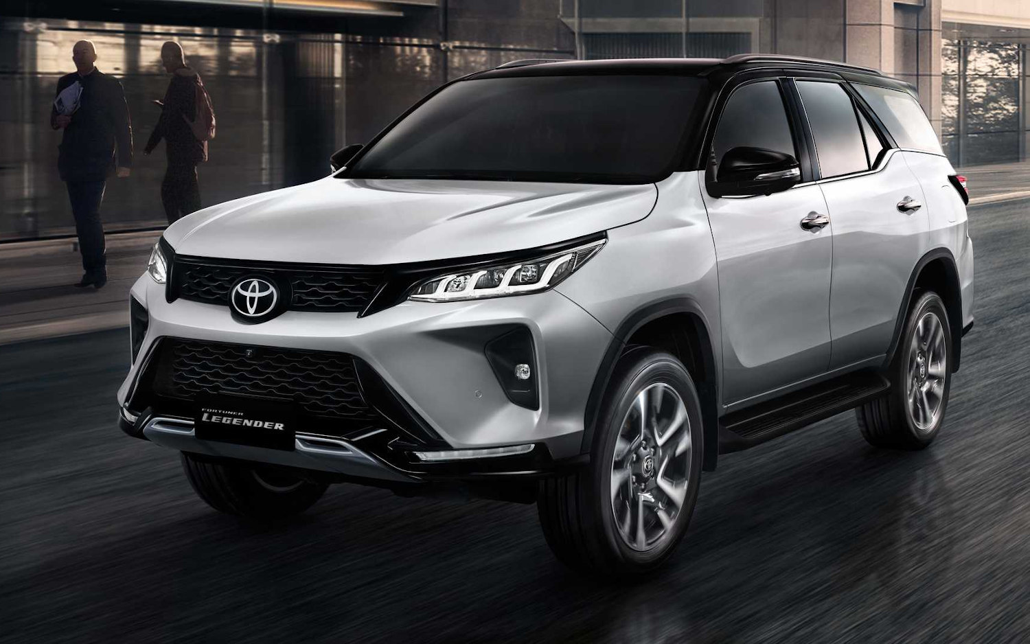 Comparison Toyota Fortuner 2021 vs Toyota Highlander Platinum